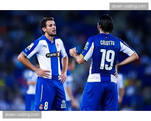 赫罗纳4-2大胜阿尔梅里亚，斯图亚尼替补登场梅开二度